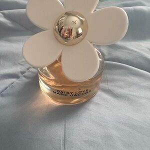 Marc Jacobs Daisy Love Perfume Bottle with White Flower Cap and Gold Center